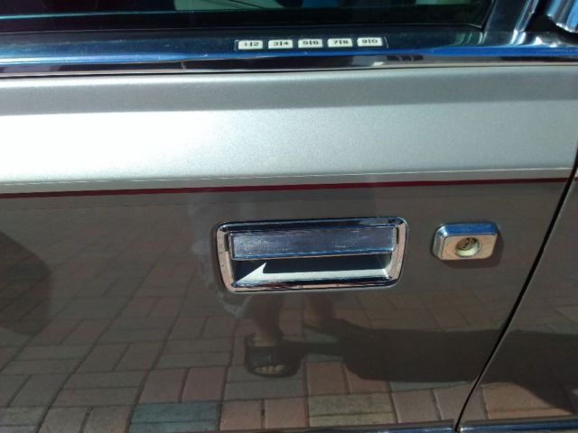 1989 Lincoln Town Car Cartier Signature - photo 8