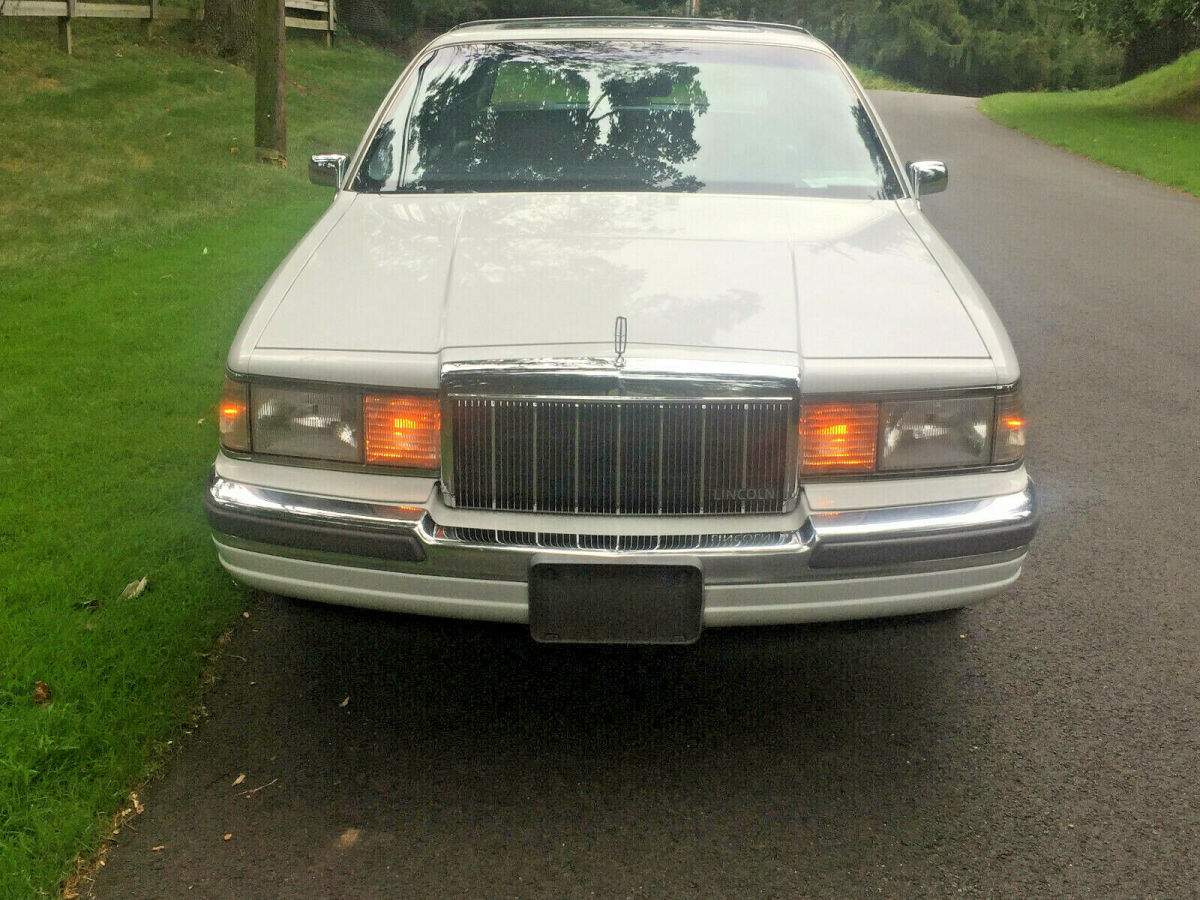 1990 Lincoln Town Car - photo 7
