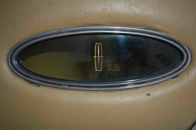 1977 Lincoln Continental - photo 10