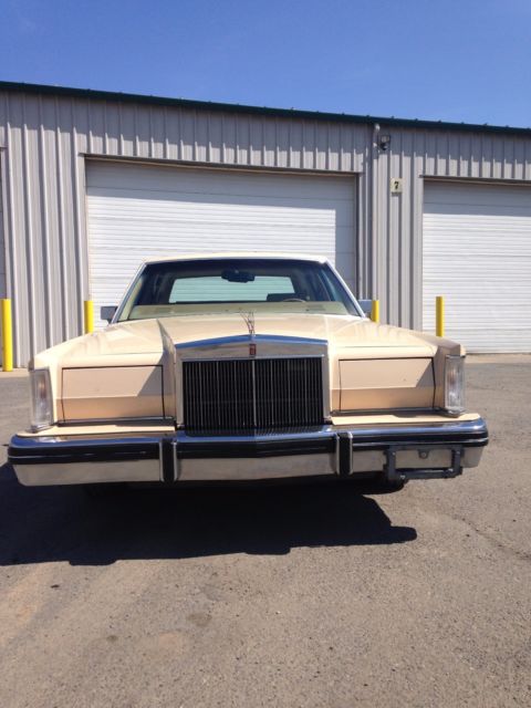 1983 Lincoln Mark Series Continental - photo 2