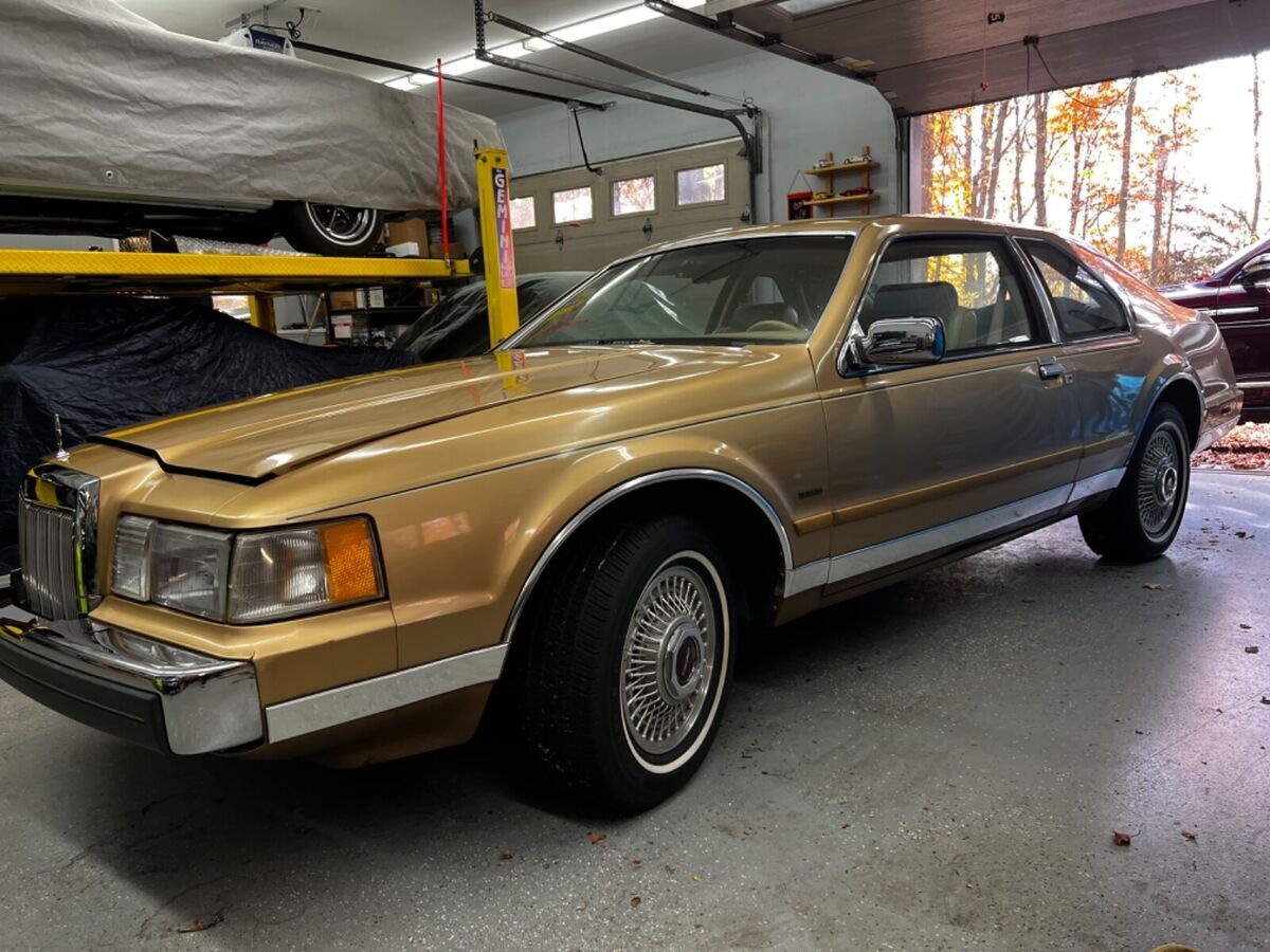 1984 Lincoln Continental - photo 2