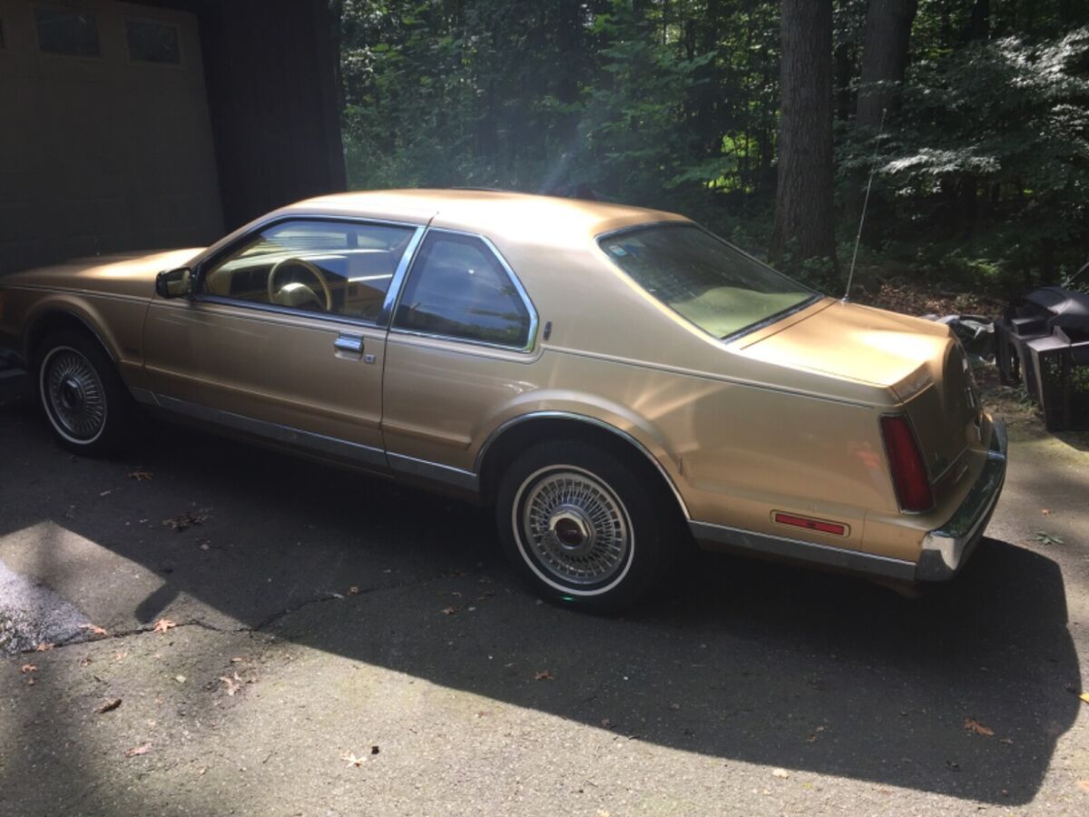1984 Lincoln Continental - photo 3