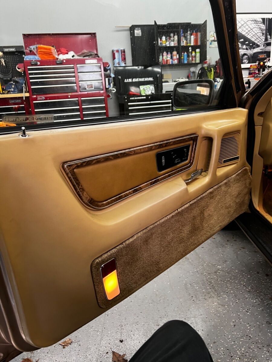 1984 Lincoln Continental - photo 8