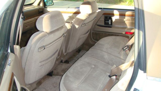 1990 Lincoln Continental beige interior, - photo 8
