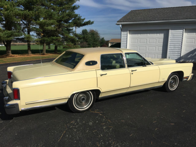 1979 Lincoln Town Car - photo 2
