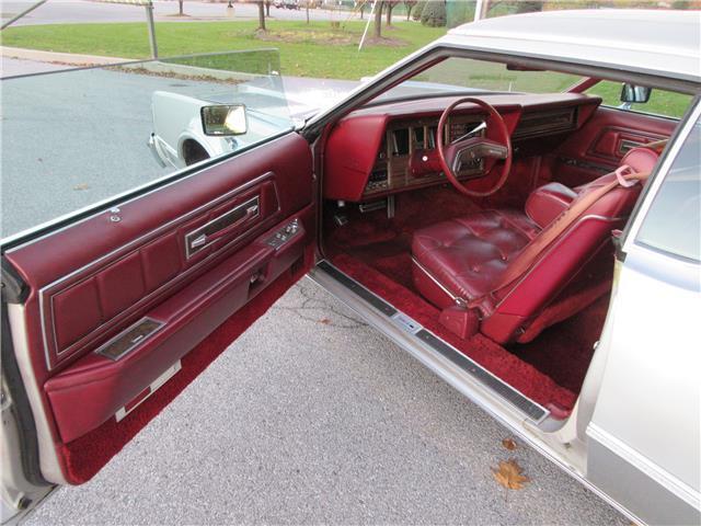 1975 Lincoln Mark Series coupe - photo 11