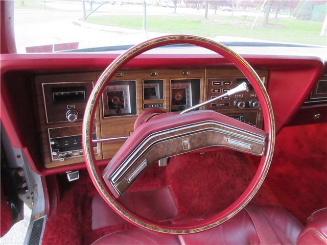 1975 Lincoln Mark Series coupe - photo 12