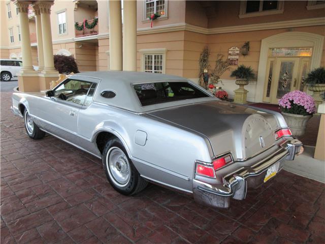 1975 Lincoln Mark Series coupe - photo 3