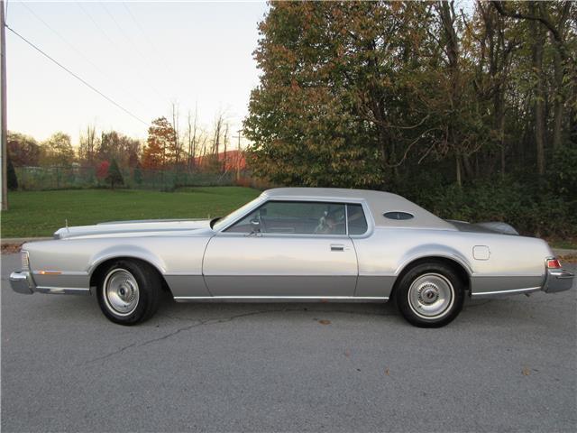 1975 Lincoln Mark Series coupe - photo 6