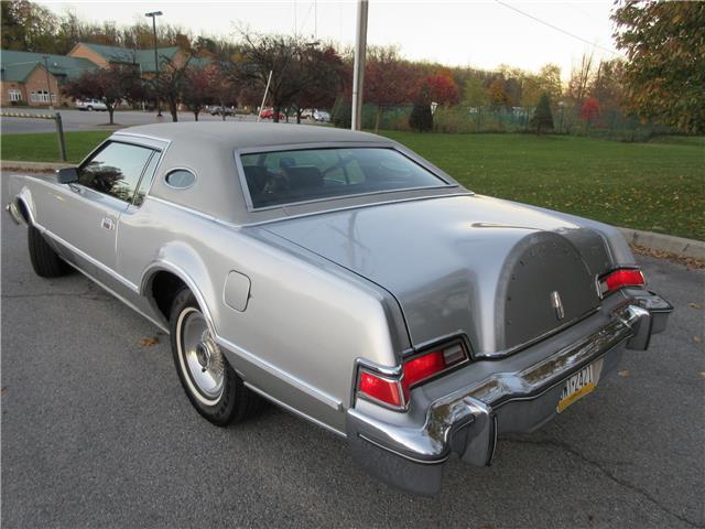 1975 Lincoln Mark Series coupe - photo 7