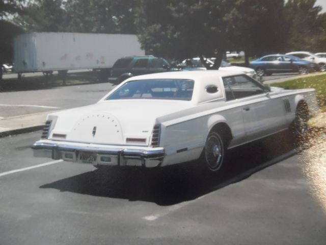 1977 Lincoln Mark Series - photo 2