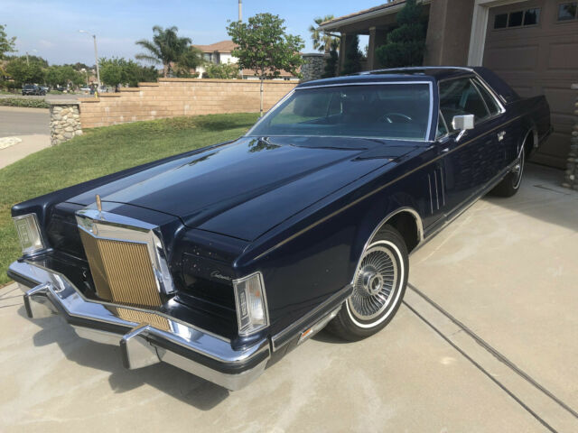 Lincoln Mark V Collectors Series Moon Roof Leather Interior One of a kind 1979 Lincoln Continental MARK V COLLECTOR SERIES