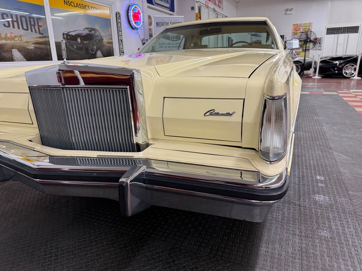 1979 Lincoln Mark Series - VERY LOW MILES - CLEAN SOUTHERN CAR -SEE VIDEO - photo 9