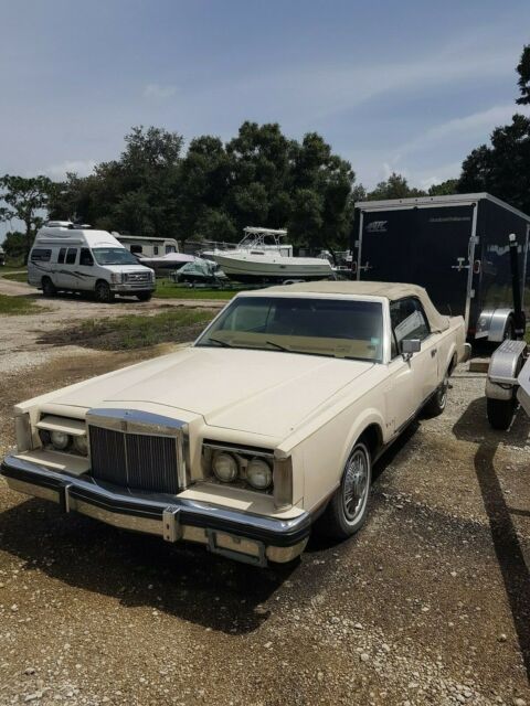 1983 Lincoln Mark Series Convertible - photo 2