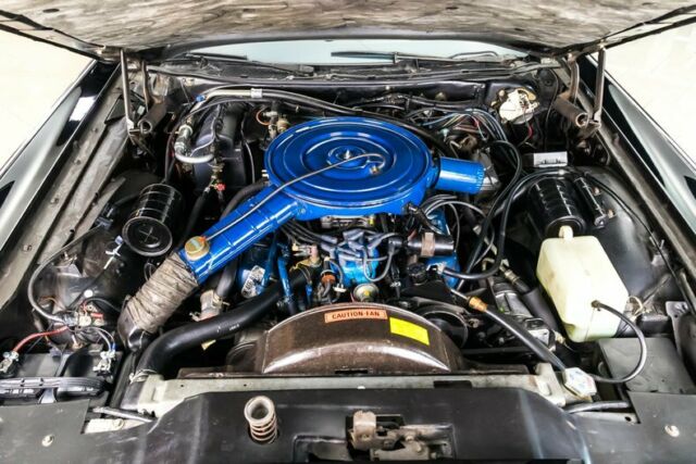 1977 Lincoln Continental Town Coupe - photo 3