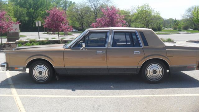 1984 Lincoln Town Car