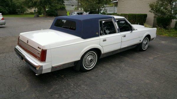 1988 Lincoln Town Car