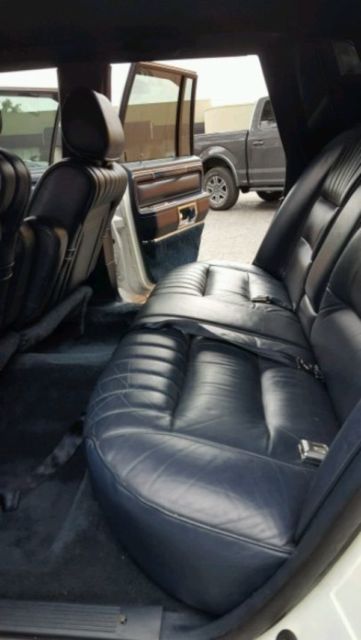 1988 Lincoln Town Car - photo 6