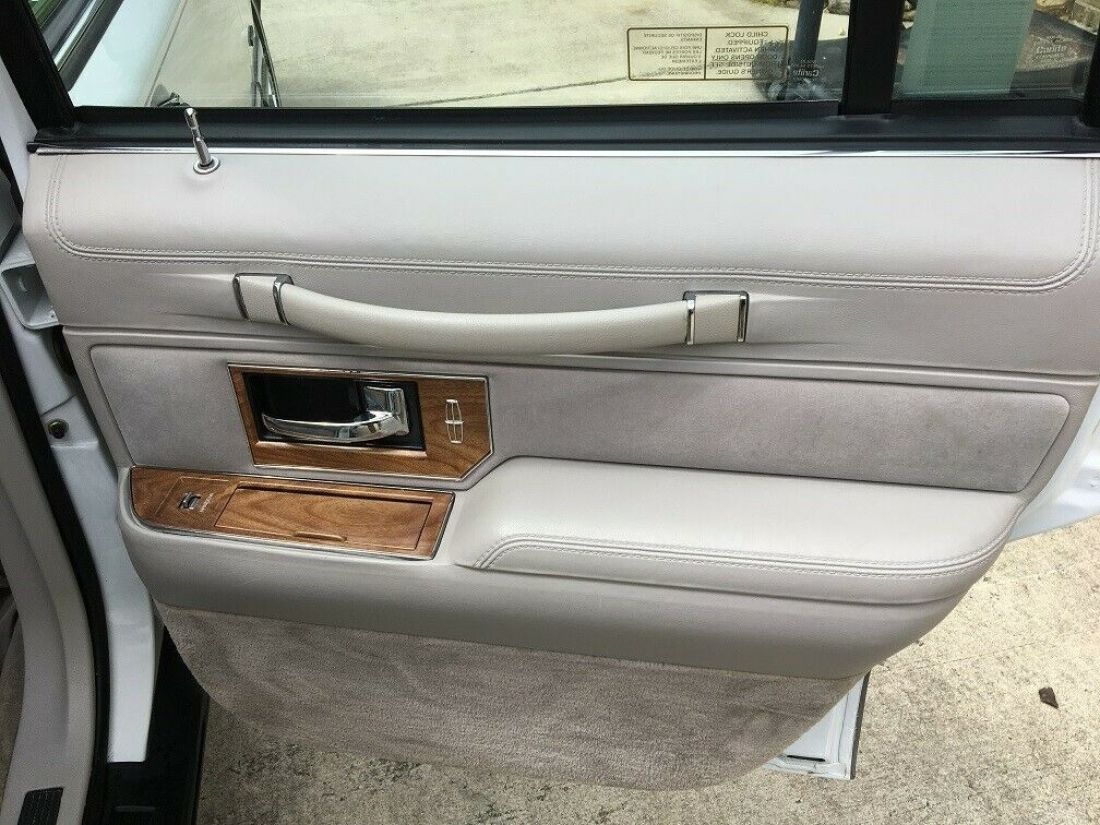 1990 Lincoln Town Car SIGNATURE - photo 10