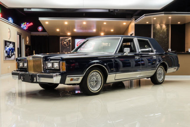 Lincoln Town Car! 19k Actual Miles, # Matching, 5.0L V8, Auto, Stock Original 1989 Lincoln Town Car Signature
