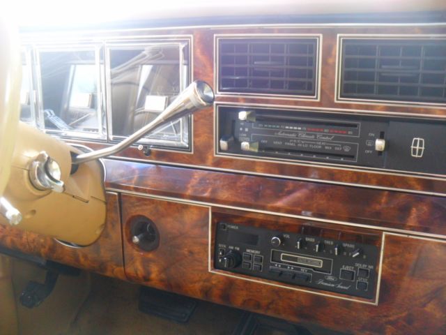1984 Lincoln Town Car - photo 13