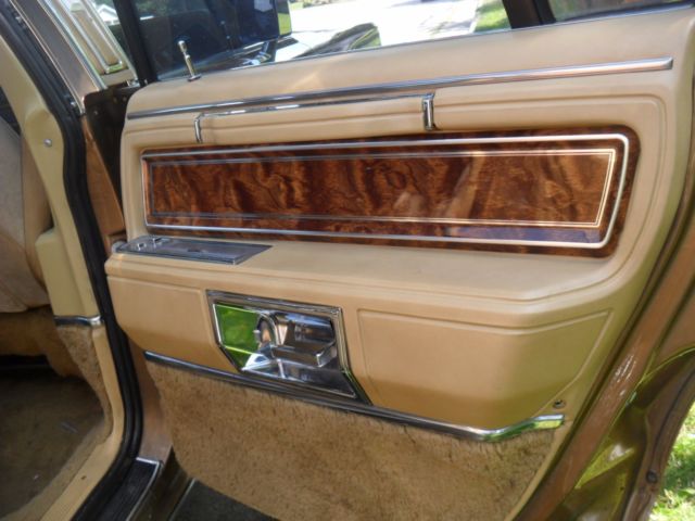 1984 Lincoln Town Car - photo 7