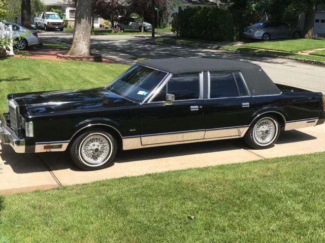 1988 Lincoln Town Car Signature series - photo 12