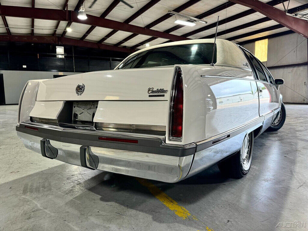 1994 Cadillac Fleetwood BROUGHAM - 15K ORIGINAL MILES - CORVETTE 5.7 LT1 V8! - photo 5