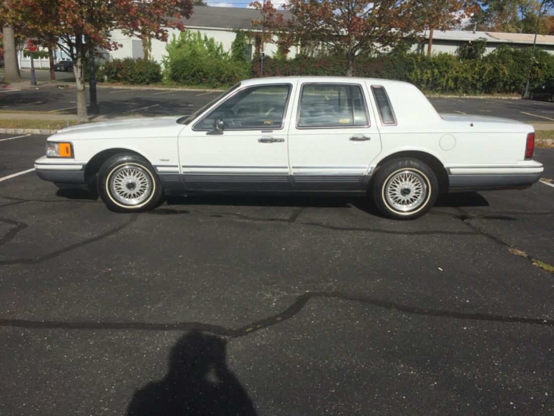 1993 Lincoln Town Car - photo 12