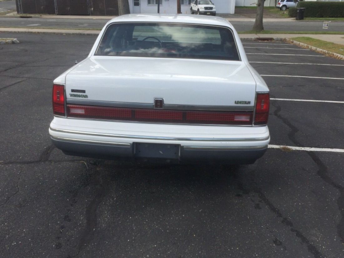 1993 Lincoln Town Car - photo 5