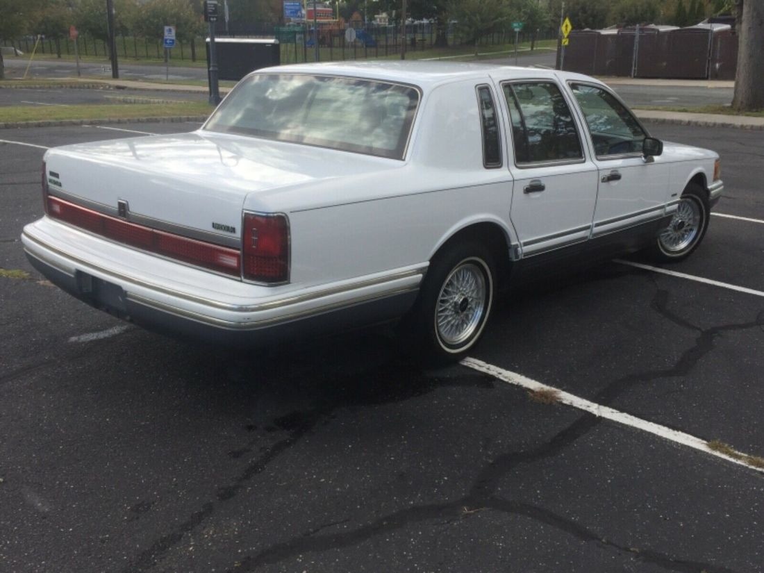 1993 Lincoln Town Car - photo 6