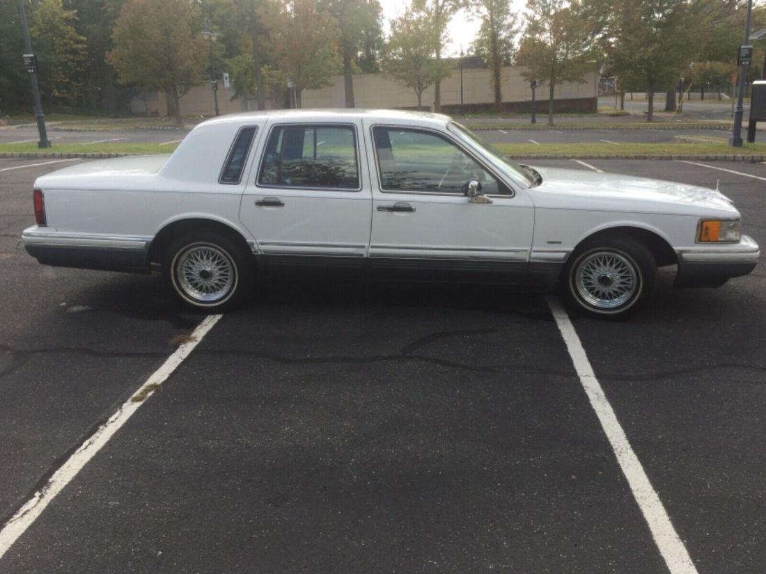 1993 Lincoln Town Car - photo 7