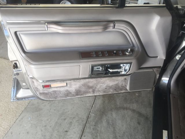 1988 Lincoln Town Car Designer Series - photo 13