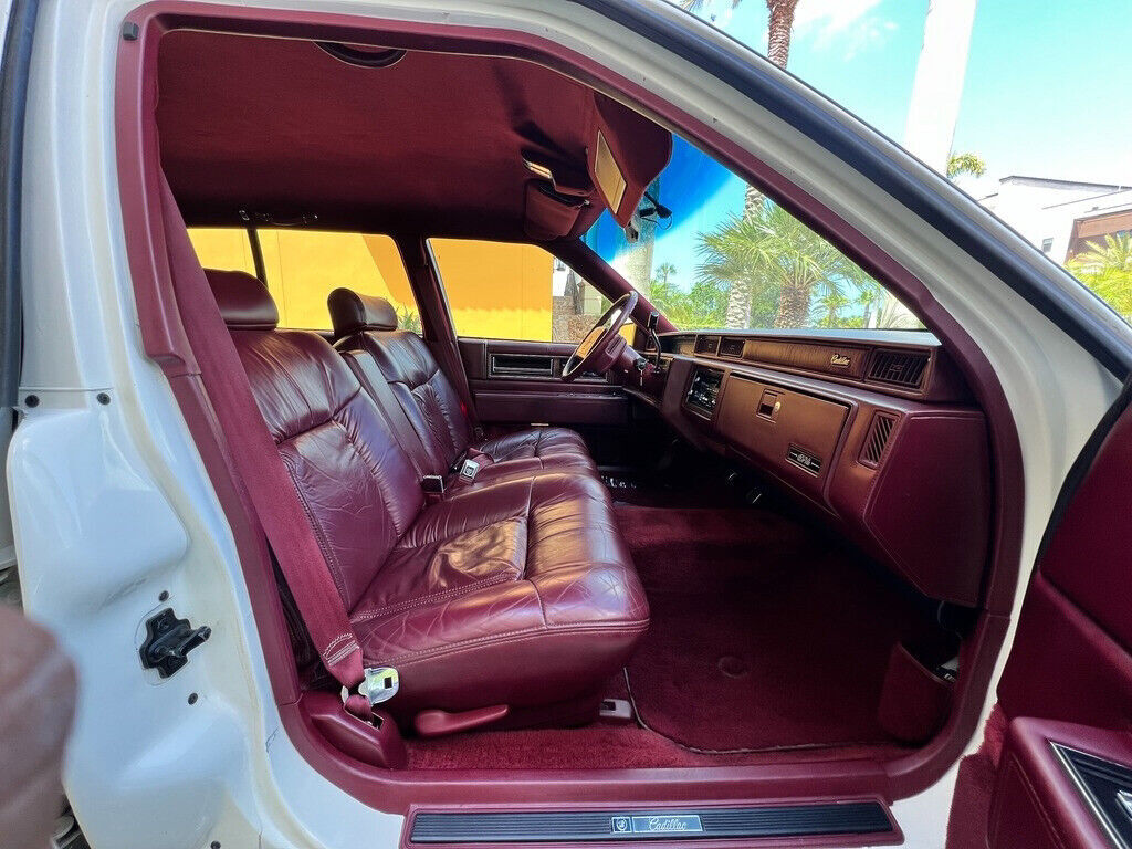 1992 Cadillac DeVille 4.9L V8 - 80K LOW MILES - RARE FIND - BEST DEAL ON EBAY! - photo 11