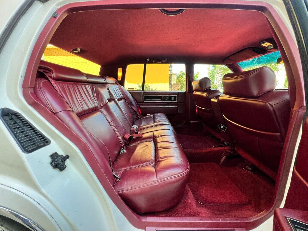 1992 Cadillac DeVille 4.9L V8 - 80K LOW MILES - RARE FIND - BEST DEAL ON EBAY! - photo 12