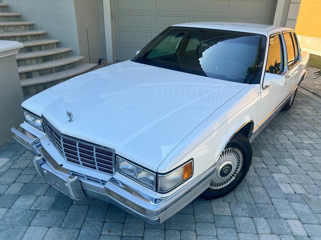 1992 Cadillac DeVille 4.9L V8 - 80K LOW MILES - RARE FIND - BEST DEAL ON EBAY! - photo 4