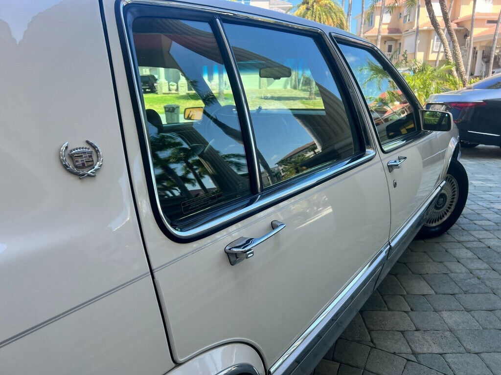 1992 Cadillac DeVille 4.9L V8 - 80K LOW MILES - RARE FIND - BEST DEAL ON EBAY! - photo 6