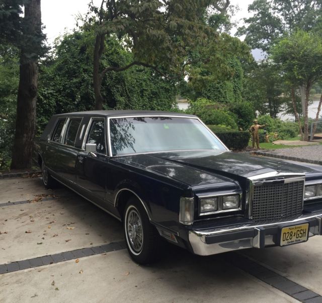 1986 Lincoln Town Car 4dr Sedan Ex - photo 2