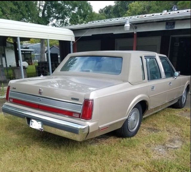 1989 Lincoln Town Car - photo 2