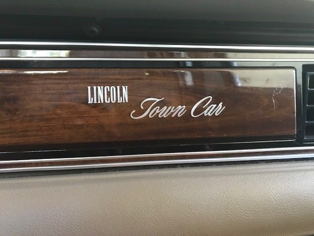1989 Lincoln Town Car - photo 6