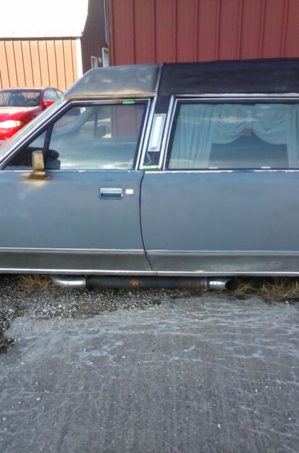 1988 Lincoln Town Car hearse car - photo 2