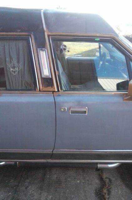 1988 Lincoln Town Car hearse car - photo 9