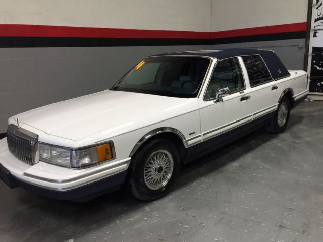 1994 Lincoln Town Car - photo 2