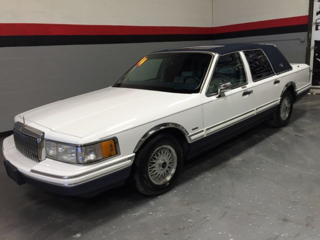 1994 Lincoln Town Car - photo 3