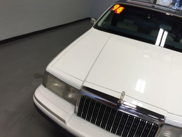 1994 Lincoln Town Car - photo 8
