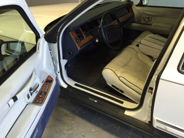 1994 Lincoln Town Car - photo 9