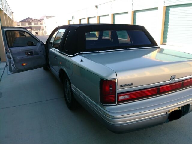 1991 Lincoln Town Car Signature - photo 10