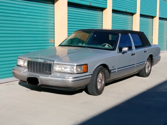 1991 Lincoln Town Car Signature - photo 2