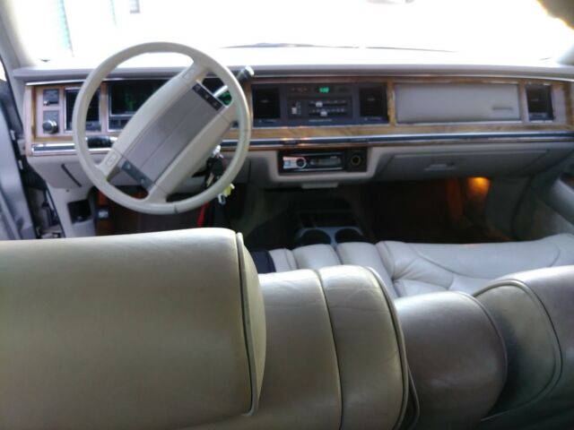 1991 Lincoln Town Car Signature - photo 6