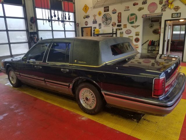1991 Lincoln Town Car Signature Series - photo 6